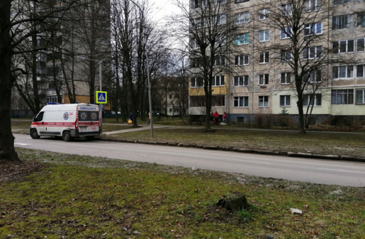 Літній чоловік загинув, випавши з восьмого поверху у Львові