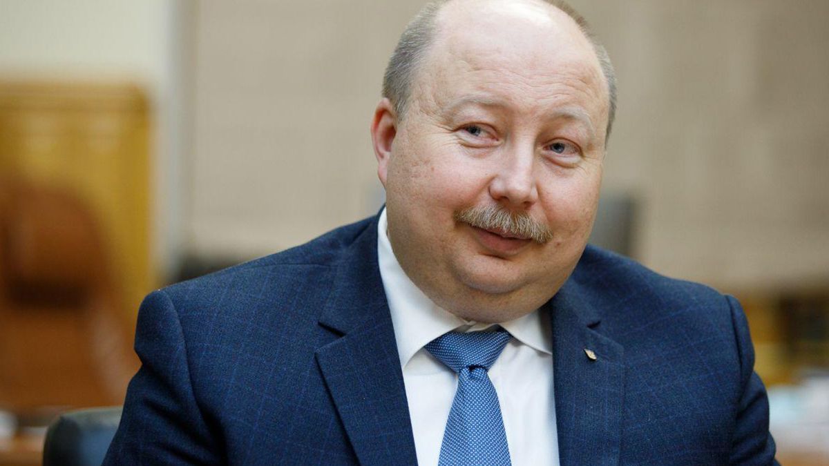 Уряд не переноситиме до регіонів розташовані у Києві міністерства