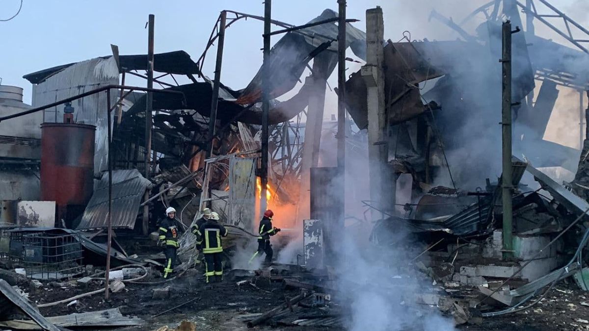 На харківському підприємстві з виробництва олії стався вибух, є загиблий