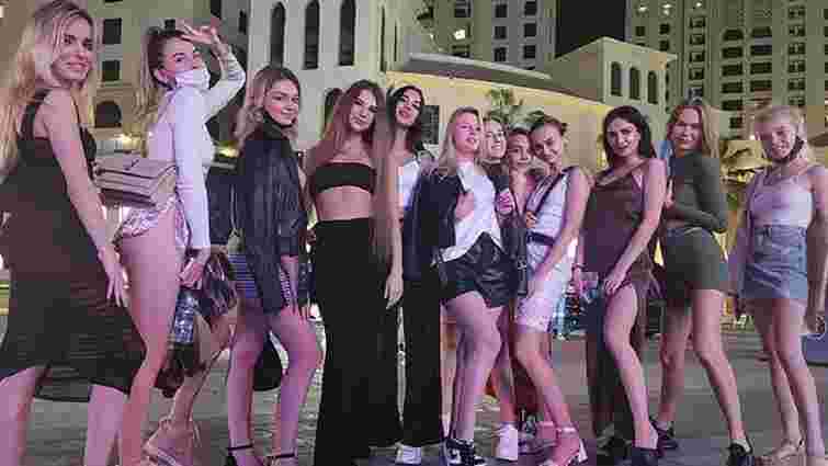 Затримані у Дубаї українські моделі чекають у СІЗО на штрафи та депортацію