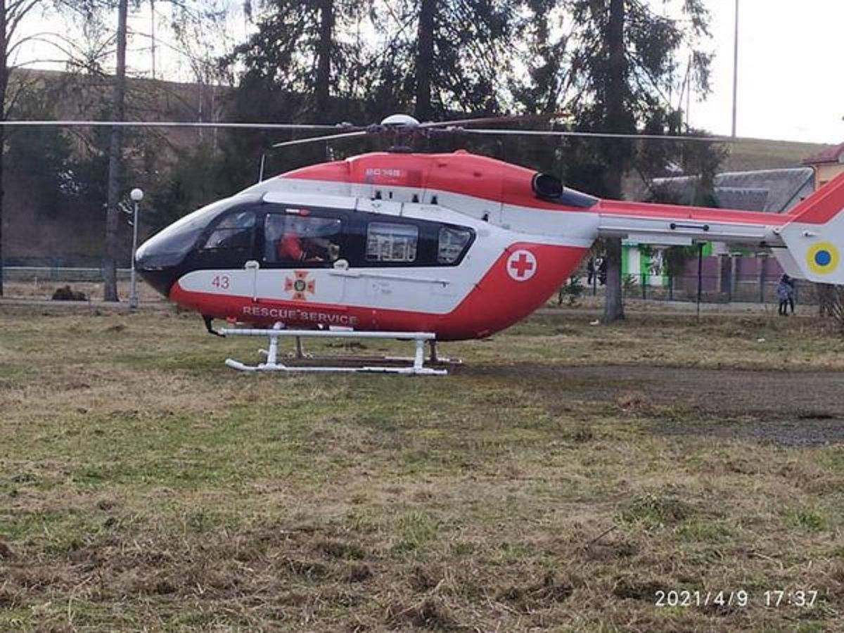 Уперше пацієнтку до львівської лікарні доправили медичним гелікоптером