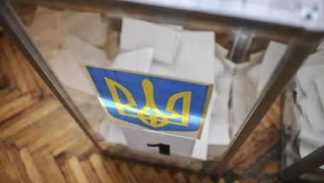 Суд визнав протиправним протокол про обрання депутатом Василя Вірастюка