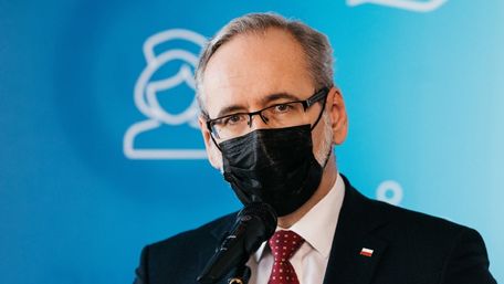 Глава МОЗ Польщі заявив про зняття карантинних обмежень влітку