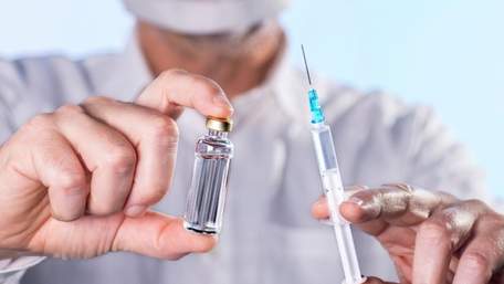 Китайська вакцина CoronaVac пройшла лабораторний контроль в Україні