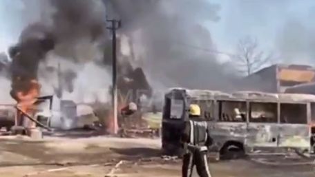 Через підпал сухої трави в селі біля Львова згоріли три автобуси