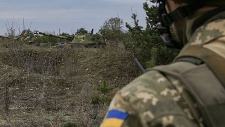 Внаслідок удару безпілотника на Донбасі загинув боєць ЗСУ, ще двоє поранено