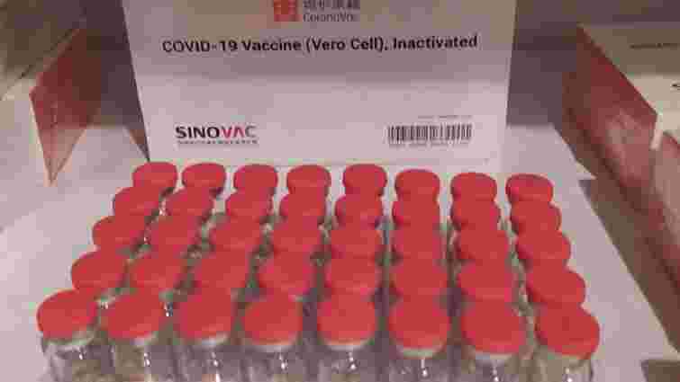 На Львівщині починають вакцинацію китайським препаратом CoronaVac