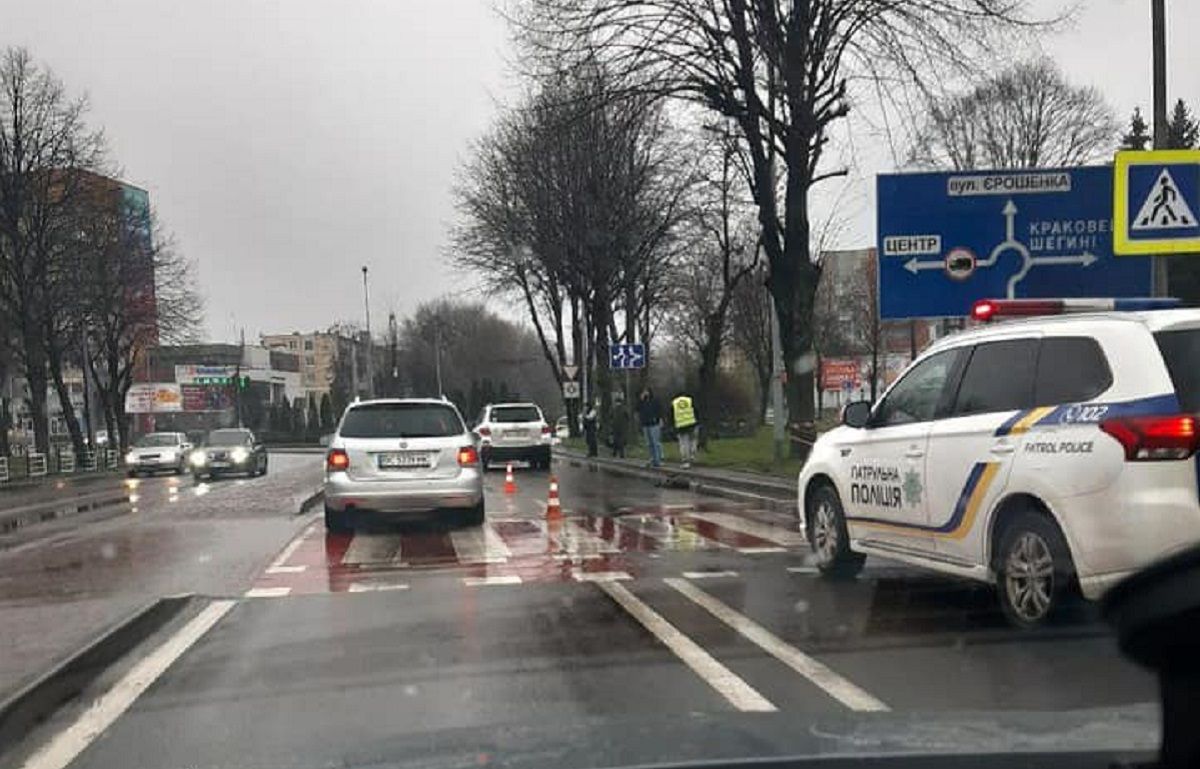 Водій Toyota Highlander збив 42-річного військового на «зебрі» у Львові