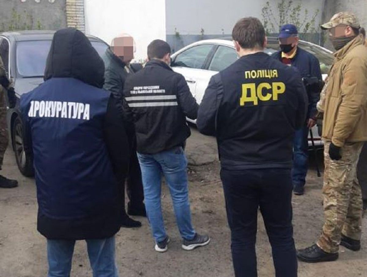 На хабарі 10 тис. доларів від львівського підприємця затримали чиновника Київської ОДА