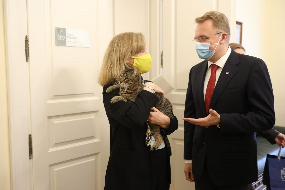 Садовий попросив США допомогти організувати територіальну оборону Львова
