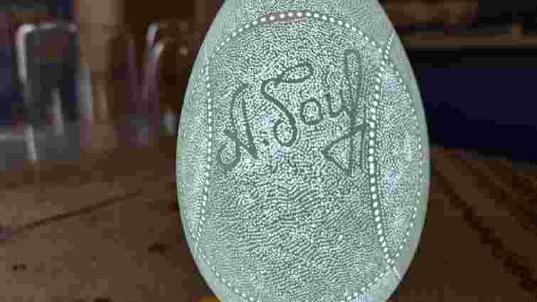 Волинянин встановив світові рекорди з просвердлення отворів у яєчній шкаралупі