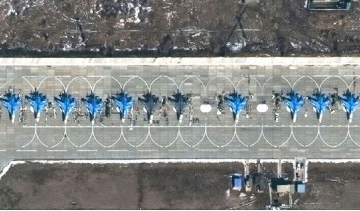 WSJ показав супутникові знімки нарощування Росією військ у Криму