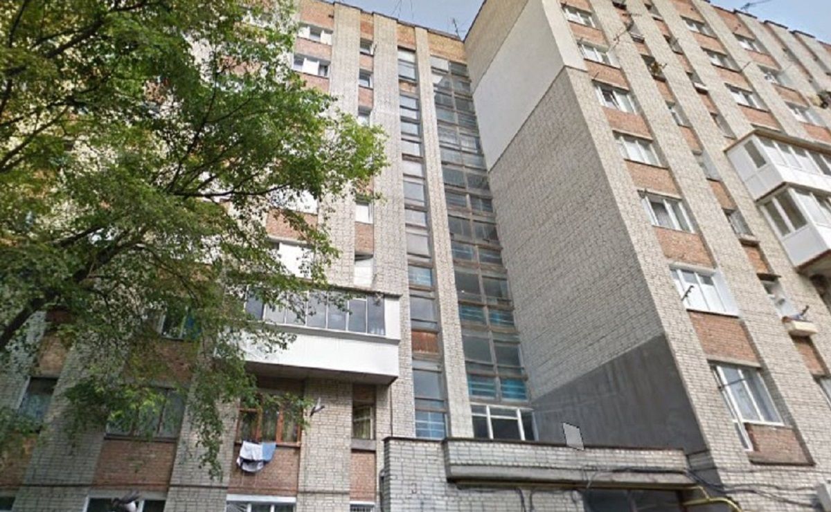 У Львові з балкону дев'ятого поверху випав 23-річний хлопець