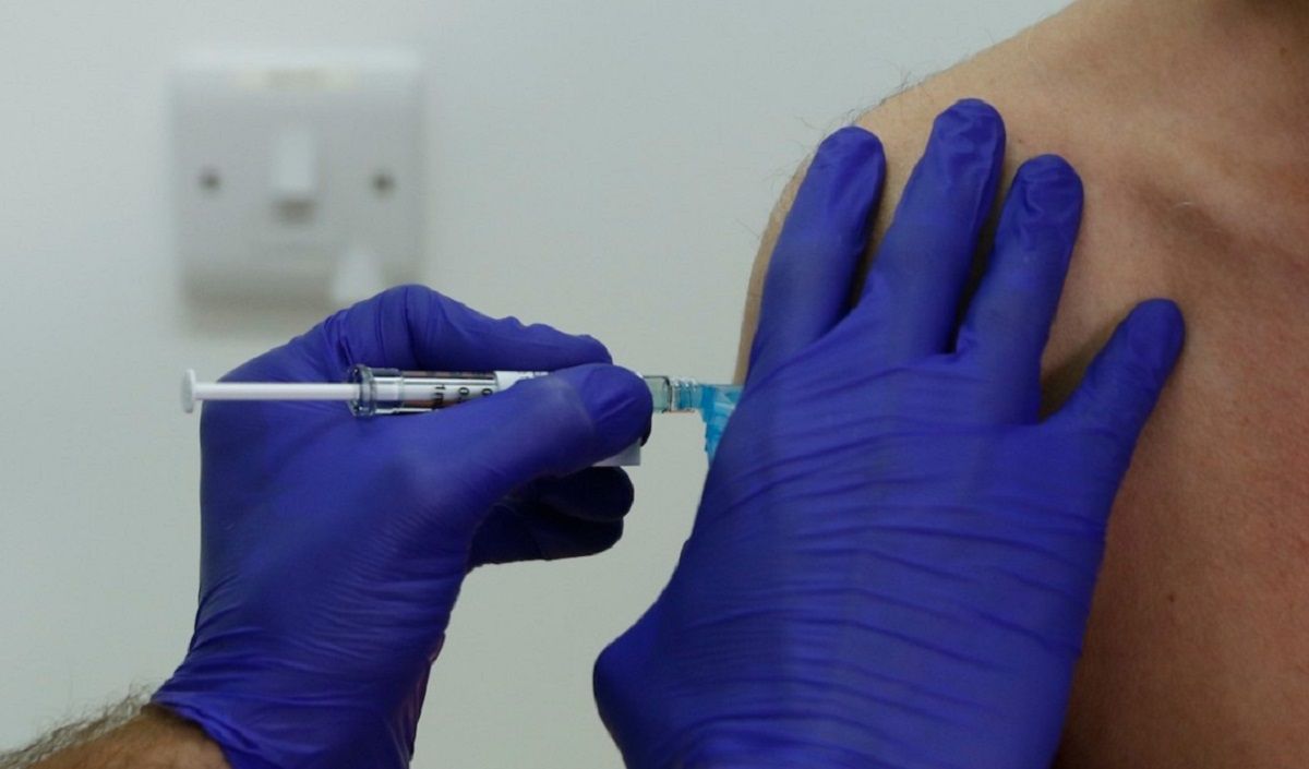 Українці можуть безкоштовно вакцинуватися від Covid-19 у Польщі  