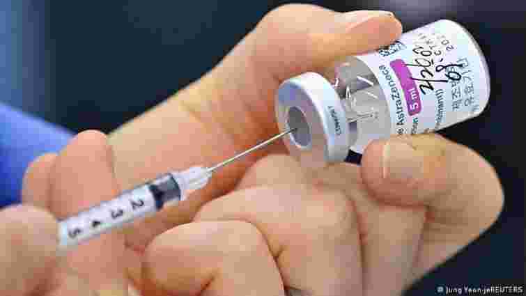 До Львова доставили майже 22 тис. доз корейської вакцини AstraZeneca