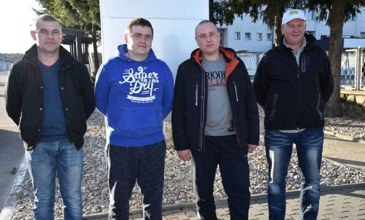 Трьох українських заробітчан преміювали за порятунок самогубці у Польщі