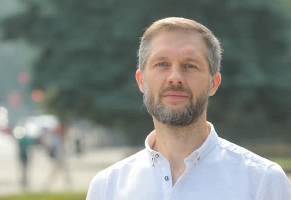 Львів'янин спалив свій диплом кандидата наук на знак протесту проти дисертації Киви