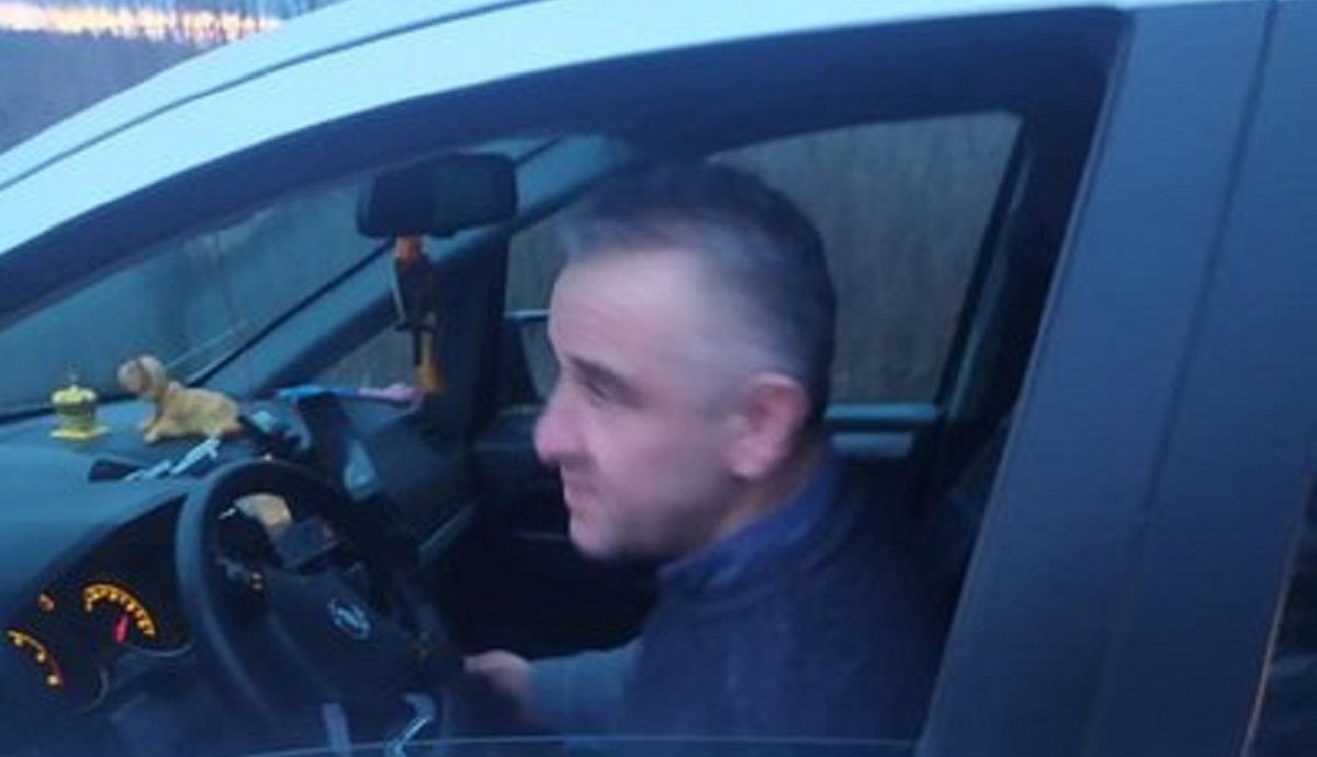 Мешканця Новояворівська оштрафували за їзду з прив’язаною до машини собакою