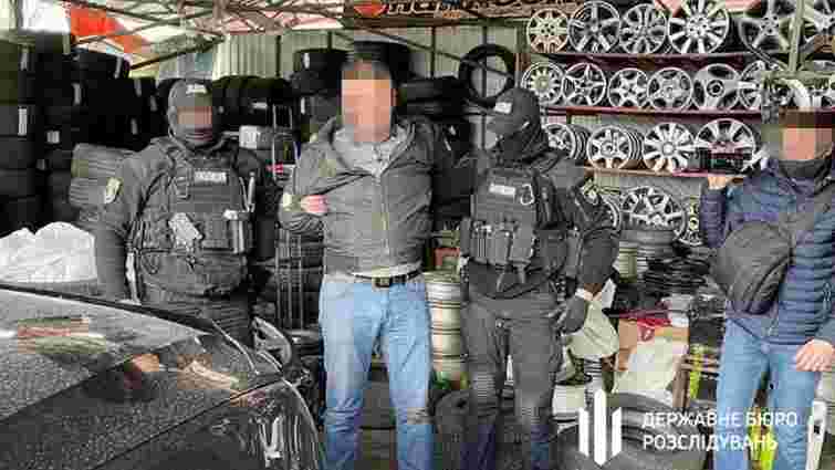 Київського поліцейського викрили на «кришуванні» ресторанів і клубів у локдаун