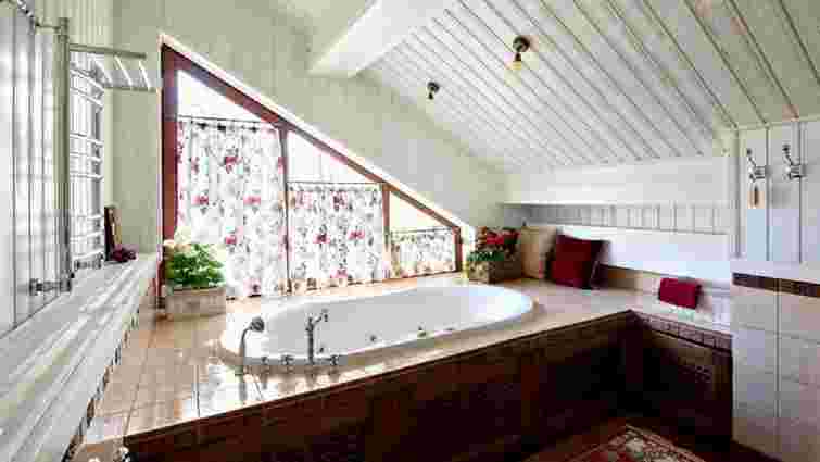 Широкі можливості: як облаштувати ванну кімнату в заміському будинку