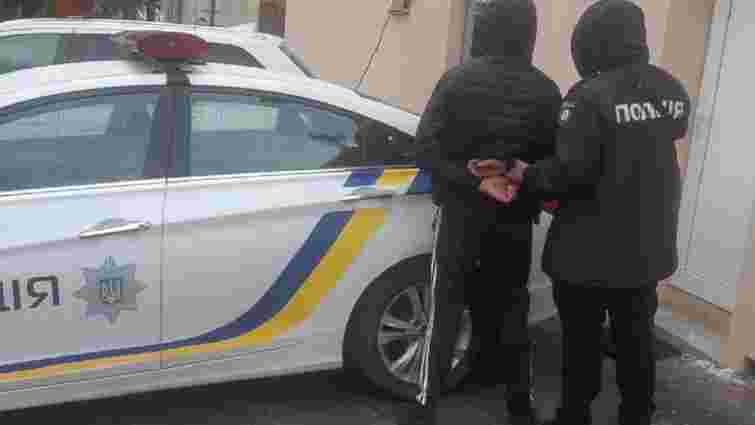 Львівська поліція затримала злодія менш ніж за півгодини після викрадення авто