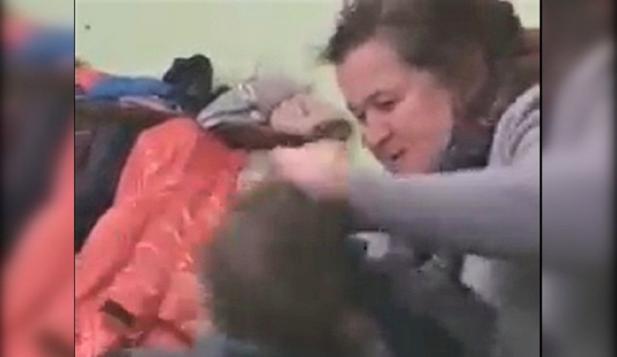 За знущання з учня на Рахівщині звільнили вчительку
