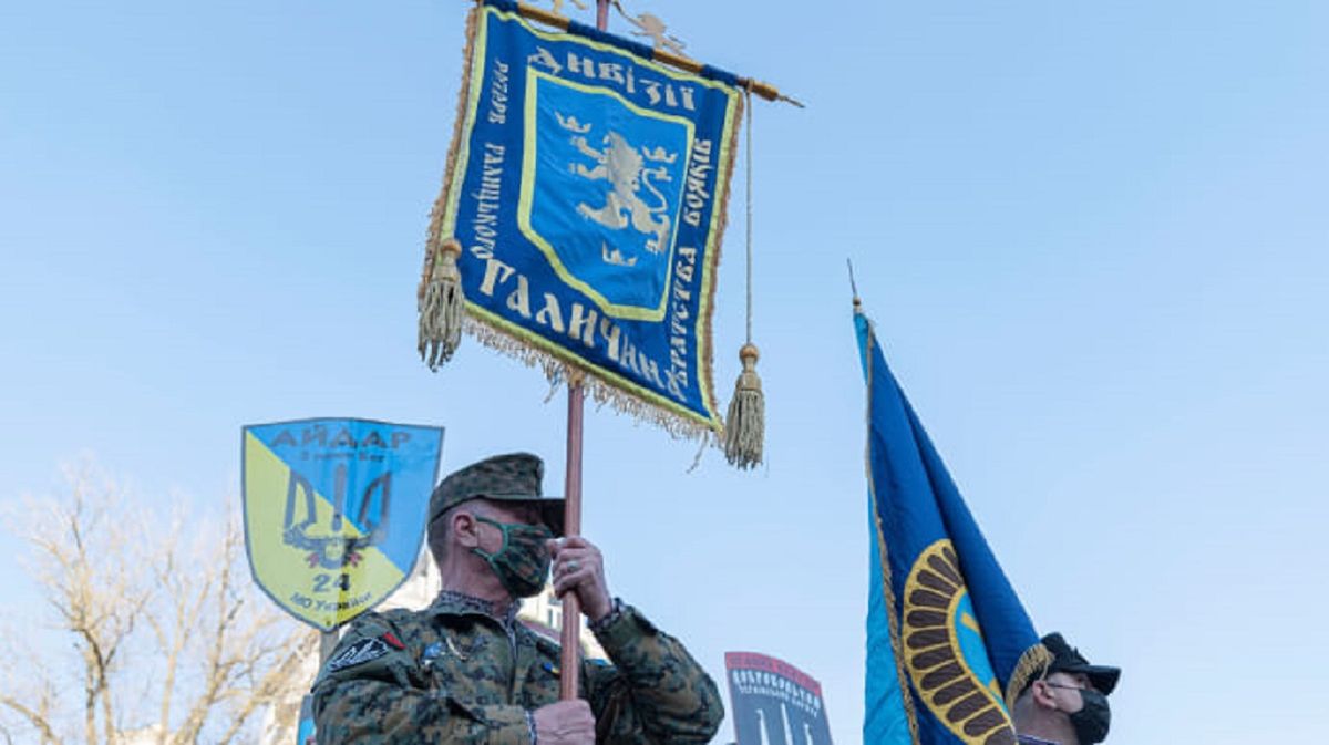 Офіс президента вимагає покарати учасників маршу на честь дивізії «Галичина»