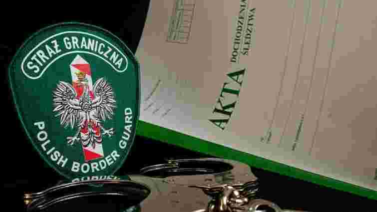 У Польщі викрили  масштабну схему незаконної легалізації українців