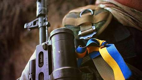 Військовий ЗСУ загинув внаслідок обстрілів на Донбасі 