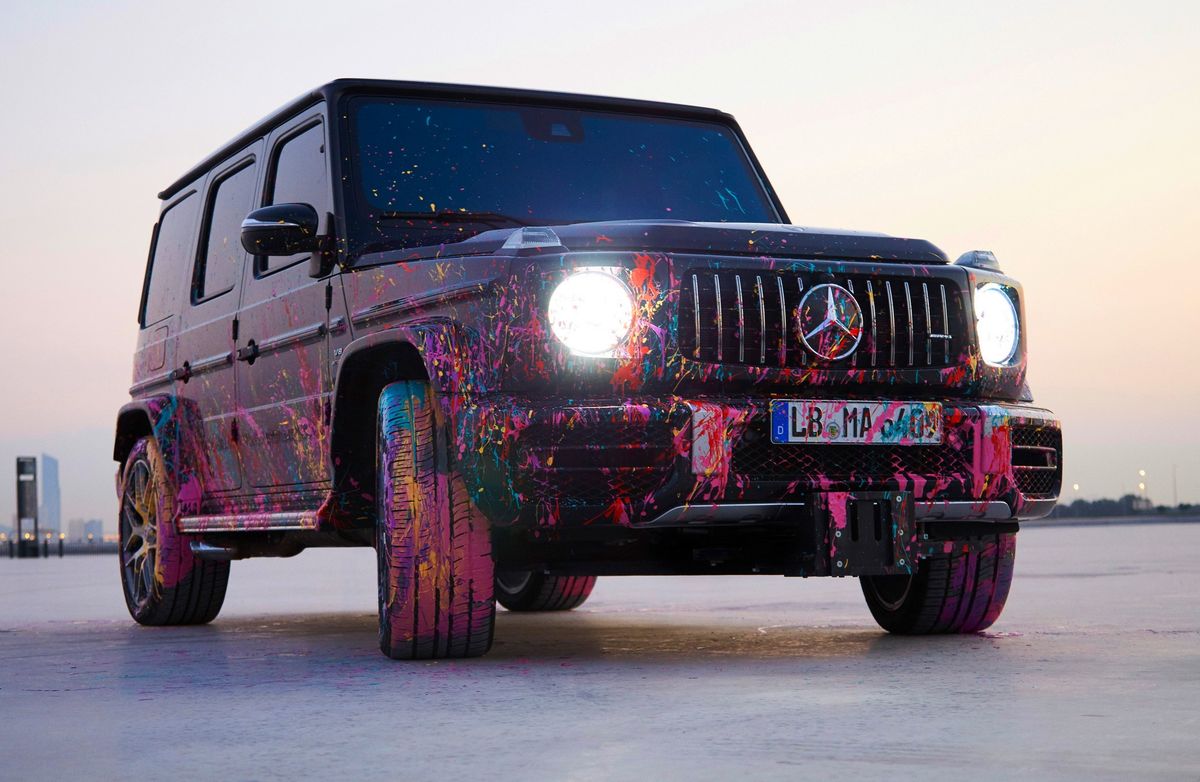 Mercedes-AMG показав провокаційний рекламний ролик