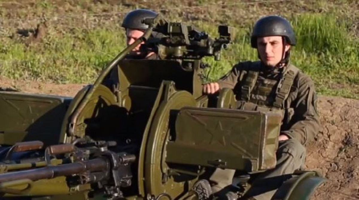 Нацгвардійці на Донбасі записали відео з нагоди Дня матері
