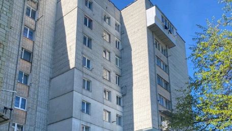 Поліція затримала 38-річну матір дівчинки, яка випала з вікна у Львові
