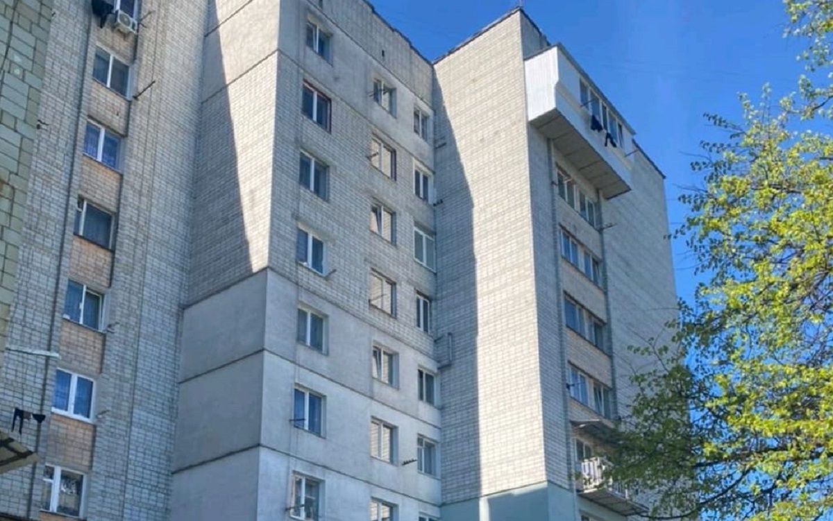 Поліція затримала 38-річну матір дівчинки, яка випала з вікна у Львові
