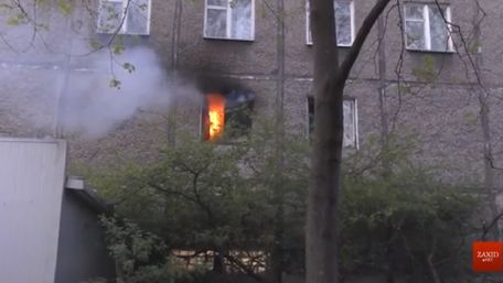 Пожежу в львівській багатоповерхівці міг спричинити вибух електросамоката