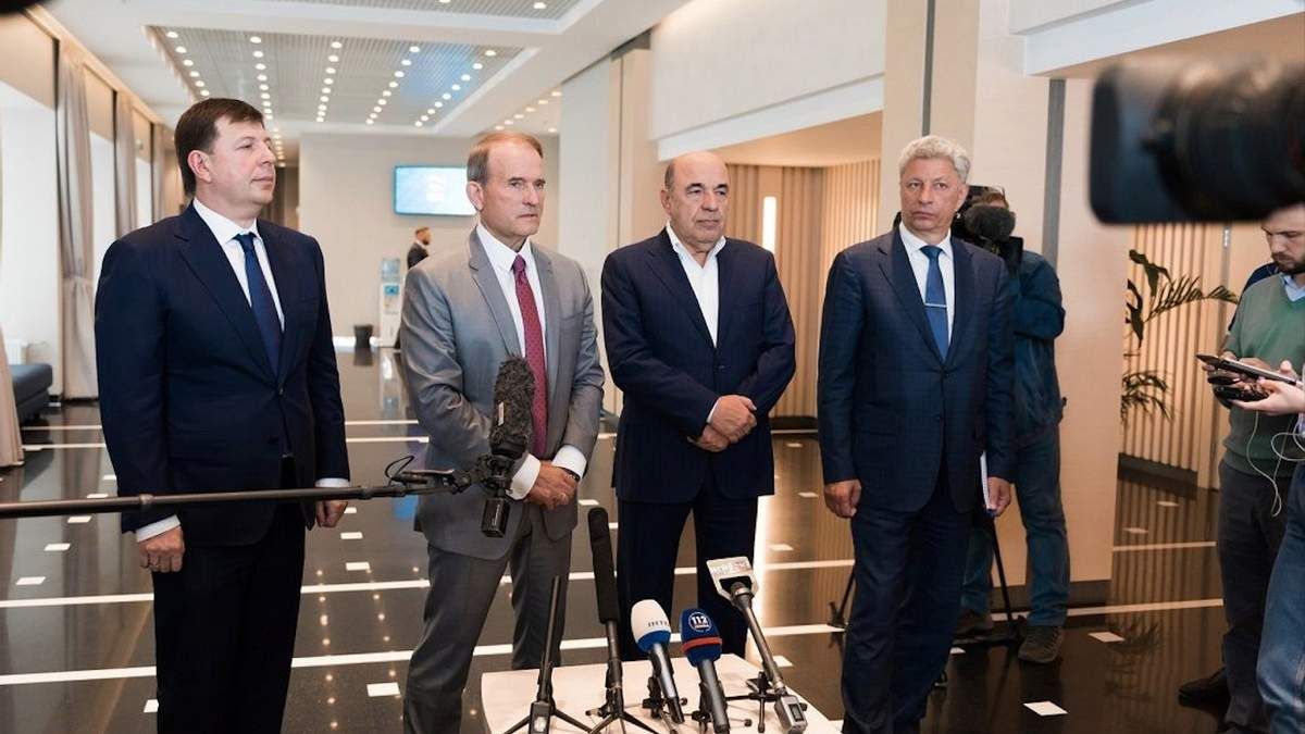 Віктору Медведчуку та Тарасу Козаку оголосили підозру в держзраді