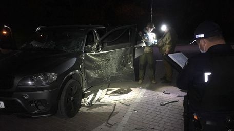 ­В Івано-Франківську із протитанкового гранатомета обстріляли автомобіль