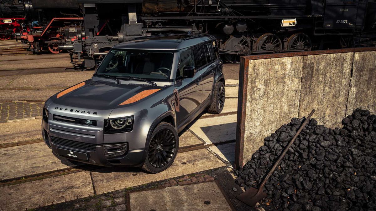 Новенький Land Rover Defender прикрасили іржавими деталями