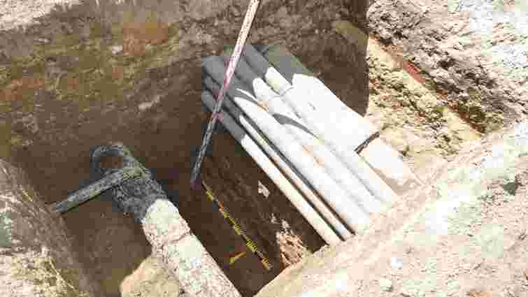 Під час реконструкції площі в центрі Львова знайшли залишки Високого муру 