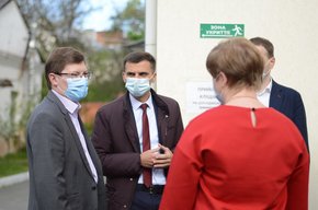 ЄС та ВООЗ придбали для лабораторного центру у Львові обладнання на майже 200 тис. доларів