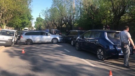 П’яний львівський екс-міліціонер розбив чотири автомобілі у Рясному