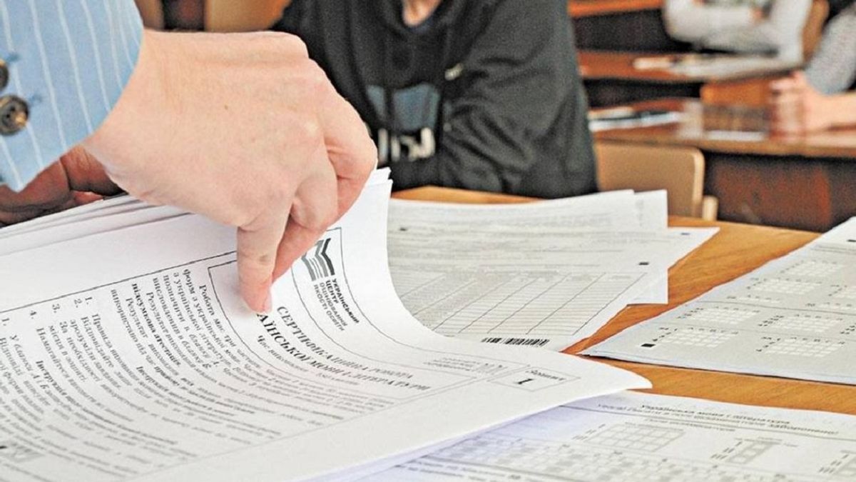 Шахраї продають в інтернеті фейкові відповіді на ЗНО-2021