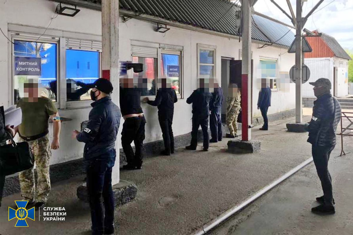 На Волині начальник прикордонників «кришував» контрабандистів «євроблях»