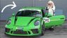 82-річна  Соня Хайнігер випробувала спорткар Porsche 911 GT3 RS
