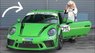 82-річна  Соня Хайнігер випробувала спорткар Porsche 911 GT3 RS