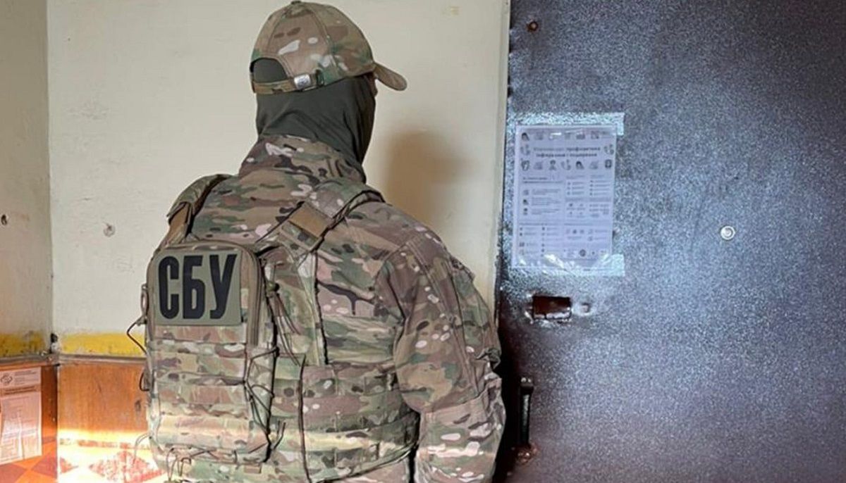 Трьох поліцейських затримали за торгівлю наркотиками у Львові
