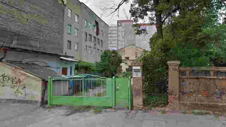 Суд зобов’язав Львівську міськраду надати мешканцям аварійного будинку нове житло