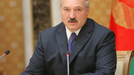 Лукашенко обмежив свободу преси та масових заходів у Білорусі