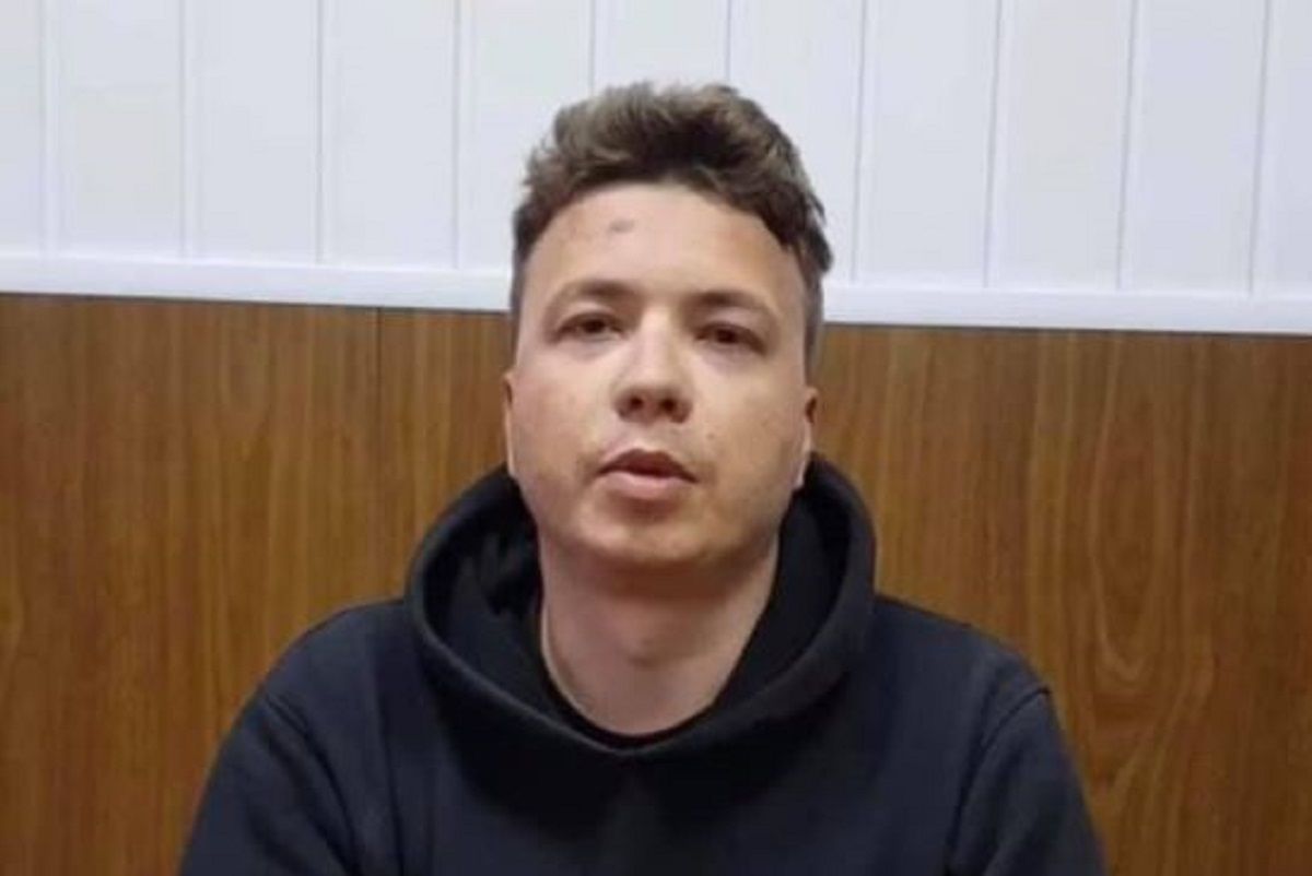 У мережі з’явилося відео із затриманим в Мінську Романом Протасевичем