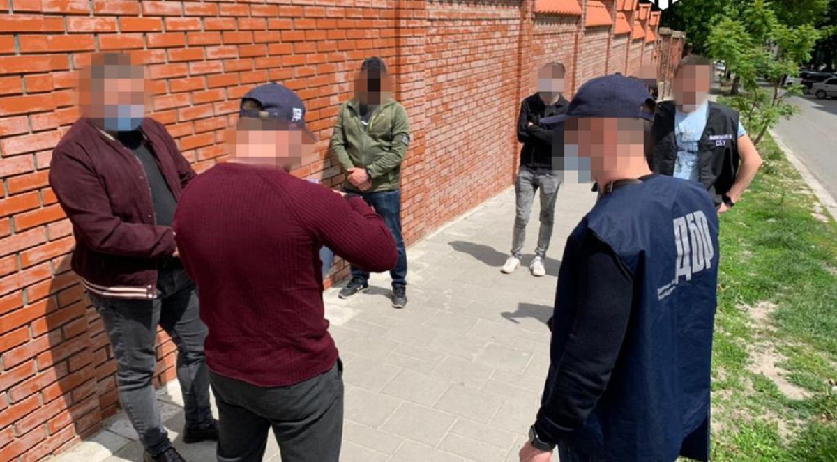 У Львові на хабарі затримали заступника начальника відділу кримінальної поліції та підлеглого