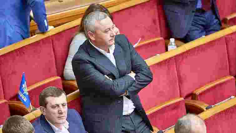 Народного депутата України вперше судитимуть за кнопкодавство